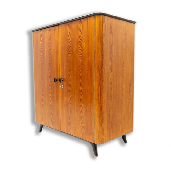 Image 1 of Armoire vintage en pin par Jindřich Halabala pour Up Zavody, Tchécoslovaquie 1950