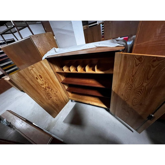 Image 1 of Armoire vintage en pin par Jindřich Halabala pour Up Zavody, Tchécoslovaquie 1950