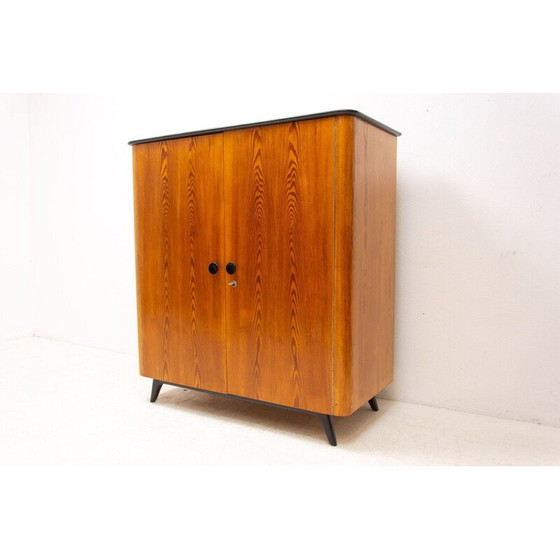 Image 1 of Armoire vintage en pin par Jindřich Halabala pour Up Zavody, Tchécoslovaquie 1950