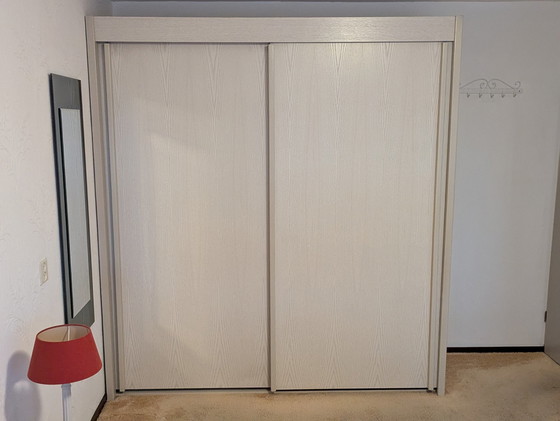 Image 1 of Armoire blanche