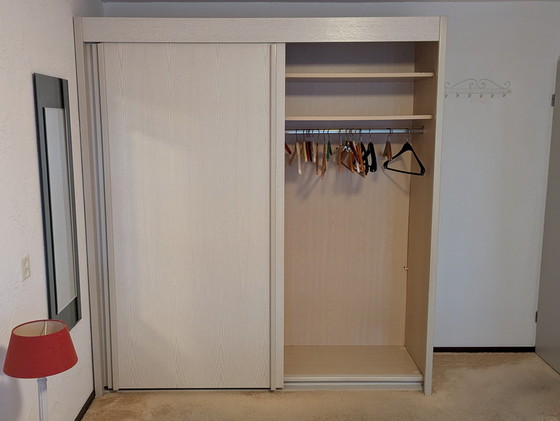 Image 1 of Armoire blanche