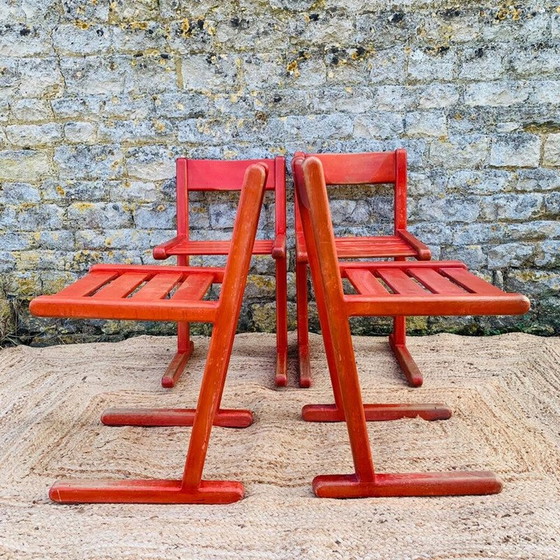 Image 1 of Ensemble de 4 chaises vintage en bois rouge