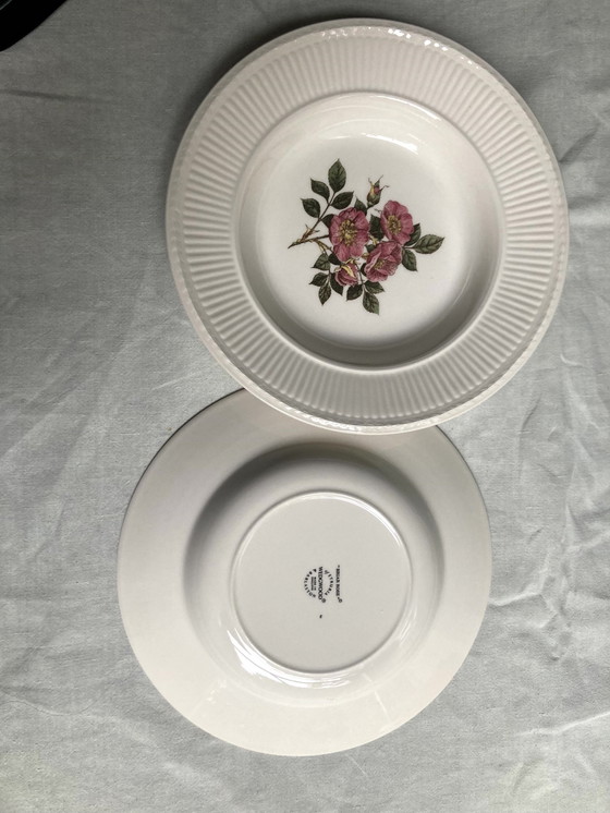 Image 1 of Vaisselle Wedgewood, assiettes, bols, tasses, soucoupes