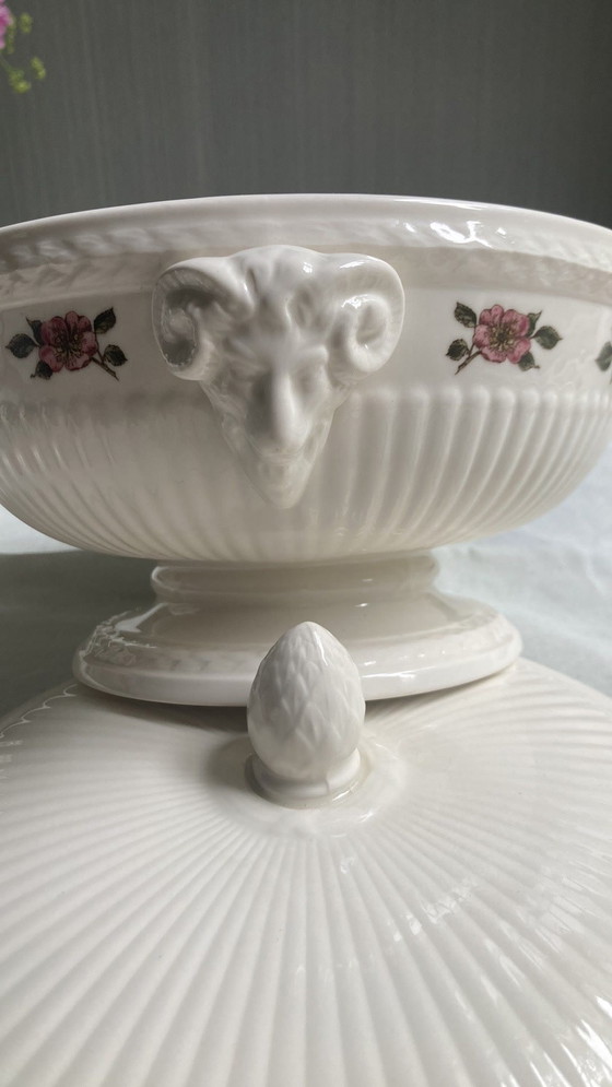 Image 1 of Vaisselle Wedgewood, assiettes, bols, tasses, soucoupes