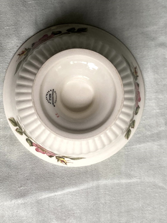 Image 1 of Vaisselle Wedgewood, assiettes, bols, tasses, soucoupes