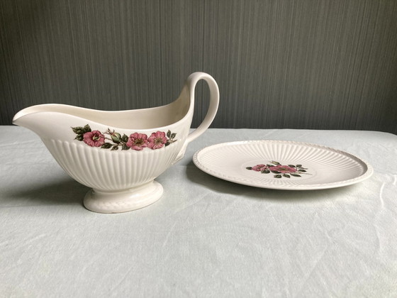 Image 1 of Vaisselle Wedgewood, assiettes, bols, tasses, soucoupes