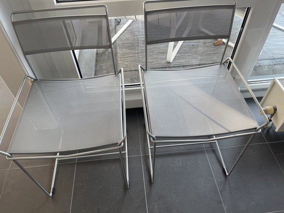 Image 1 of 2 X chaises vintage design en fil d'acier et acier perforé