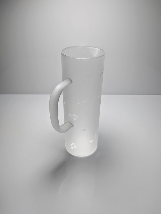 Image 1 of Carafe en verre Notes de musique 80Er 90Er Vintage Jus d'eau Pichet Art Déco Revival Verre Mat Satin