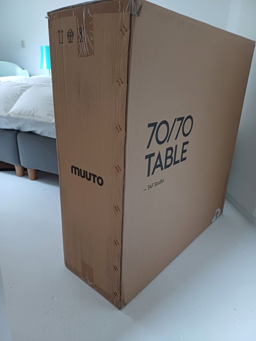 Muuto Table à manger avec 4 chaises