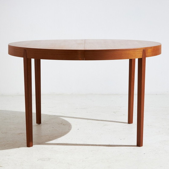 Image 1 of Table de salle à manger ronde en teck par Niels Koefoed pour Hornslet Møbelfabrik, 1960