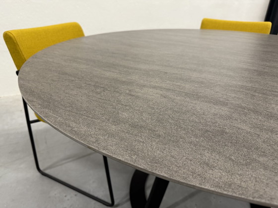 Image 1 of Harvink Fier Table de salle à manger avec plateau en céramique rond D135