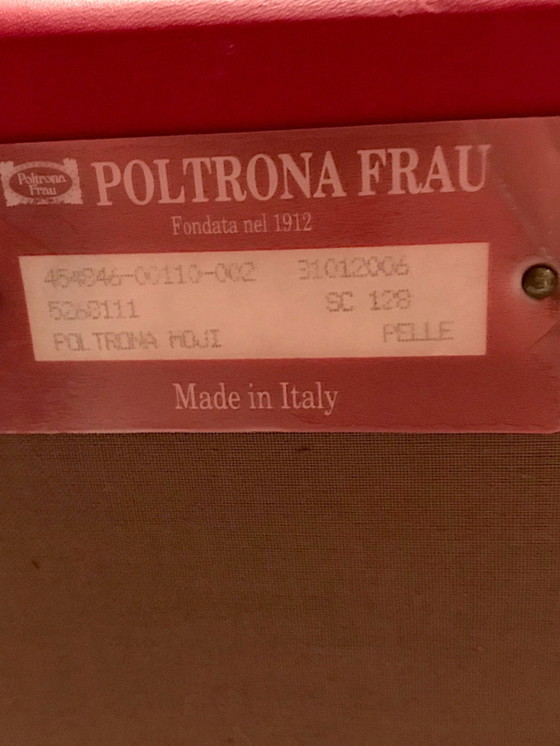 Image 1 of Poltrona Frau - Paire De Fauteuils En Cuir Modèle “Moji” - 2000S - Italie