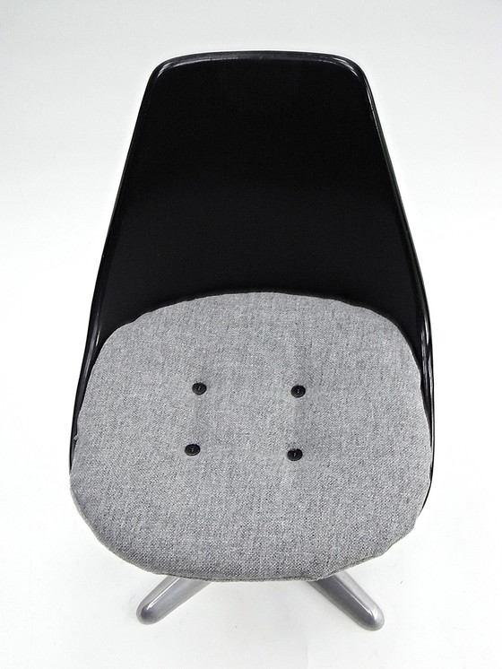 Image 1 of Chaise à coque, Tulip Chair By Maurice Burke For Arkana, Kvadrat