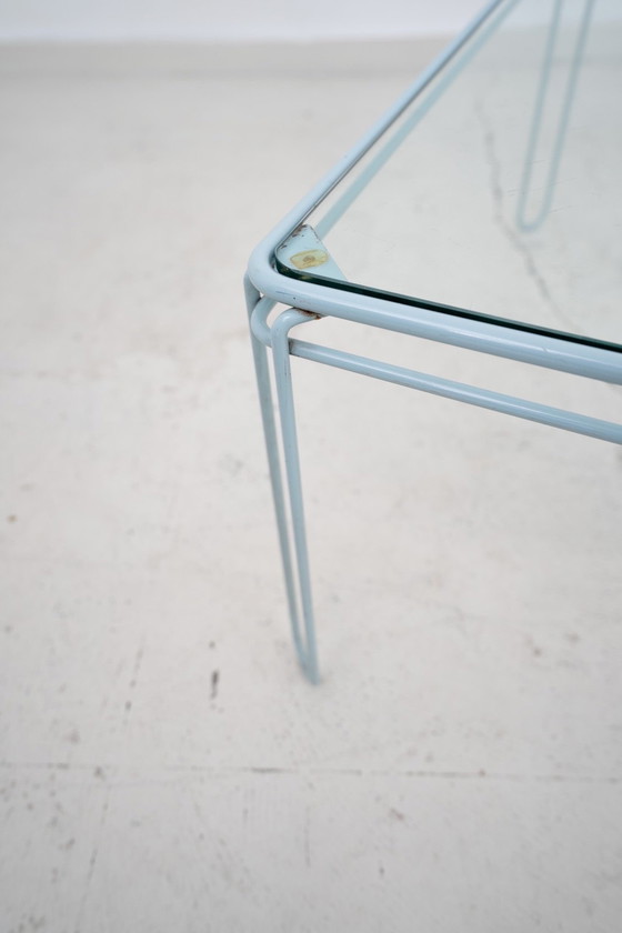 Image 1 of Table basse bleue