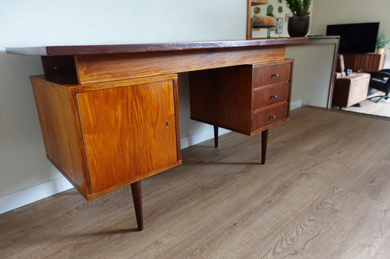 Image 1 of Bureau vintage danois en bois de rose