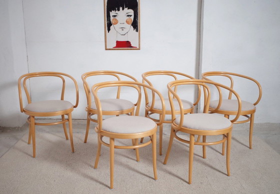Image 1 of 1 de 6 chaises originales Thonet 209 bois courbé clair