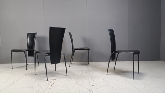 Image 1 of Chaises de salle à manger postmodernes noires par Arper Italie, années 1980 - Lot de 4