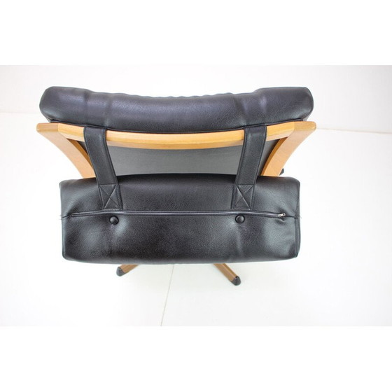 Image 1 of Chaise pivotante du milieu du siècle par Gote Mobler, Suède années 1960