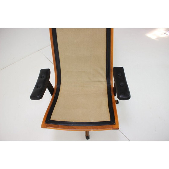 Image 1 of Chaise pivotante du milieu du siècle par Gote Mobler, Suède années 1960