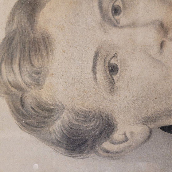 Image 1 of Noble portrait vintage avec cadre sculpté, France