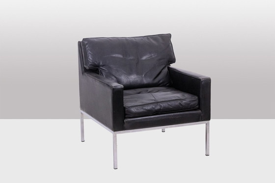 Image 1 of Paire De Fauteuils En Cuir Noir Et Métal Chromé. Années 1970.