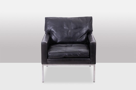 Image 1 of Paire De Fauteuils En Cuir Noir Et Métal Chromé. Années 1970.