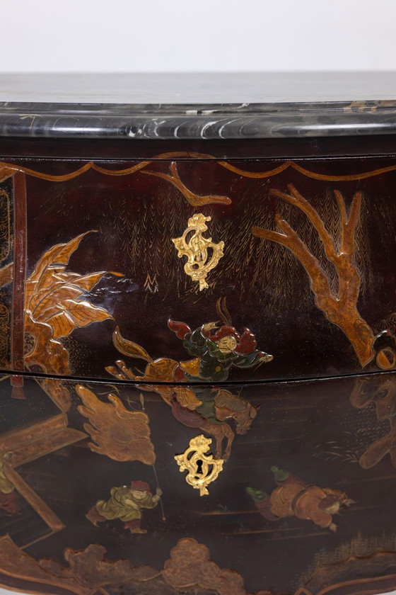 Image 1 of Commode Sauteuse en Laque avec Son Marbre. Années 1950.