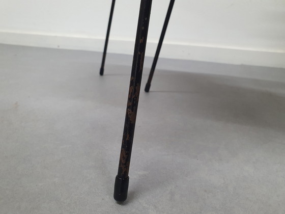 Image 1 of Tables d'appoint des années 1950. Ensemble de tables triangulaires Mimi Vintage.