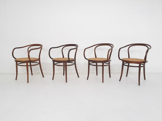 Image 1 of Ensemble de 4 chaises à accoudoirs Thonet modèle 209, Tchécoslovaquie, années 1970