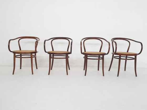 Image 1 of Ensemble de 4 chaises à accoudoirs Thonet modèle 209, Tchécoslovaquie, années 1970