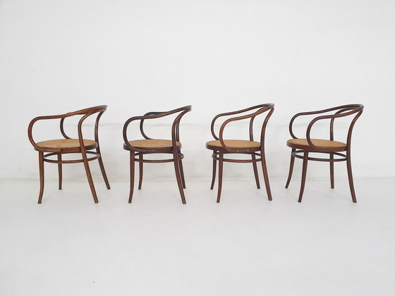 Image 1 of Ensemble de 4 chaises à accoudoirs Thonet modèle 209, Tchécoslovaquie, années 1970