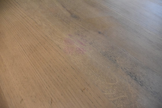 Image 1 of Table ovale en chêne massif