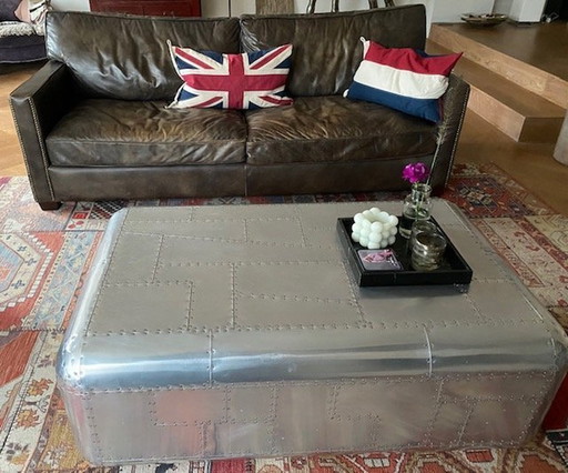 Table basse Aviator Blackhawk "Timothy Oulton" (en anglais)