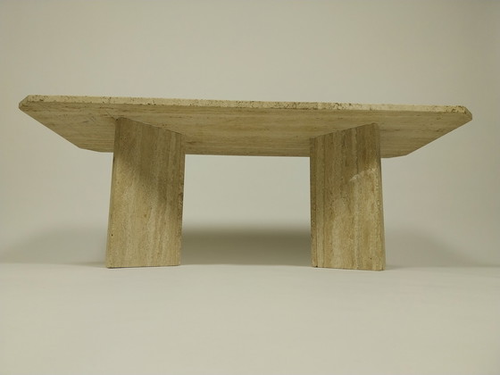 Image 1 of Table basse italienne en travertin, 1970