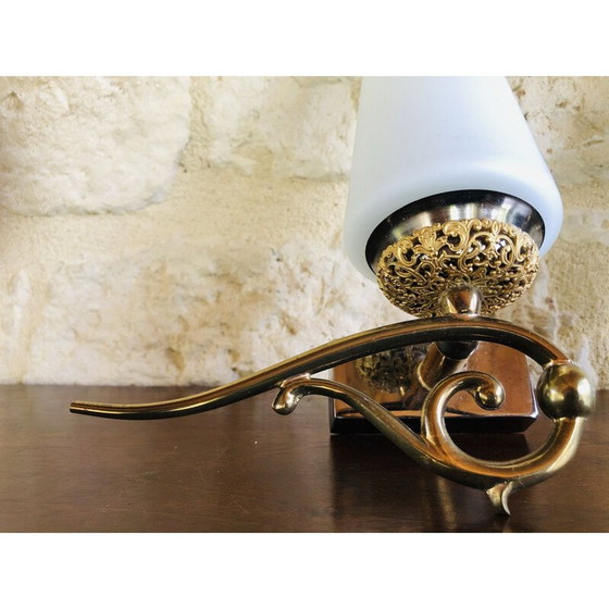 Image 1 of Paire d'appliques vintage en opaline et laiton, 1950