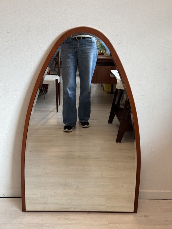 Image 1 of Miroir en teck demi-ovale Vintage Midcentury