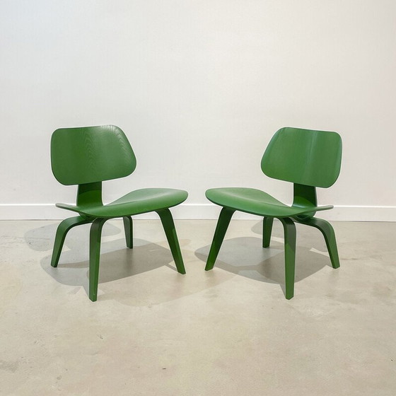 Image 1 of Vintage Lcw chairs by Charles and Ray Eames for Herman Miller, 1945
