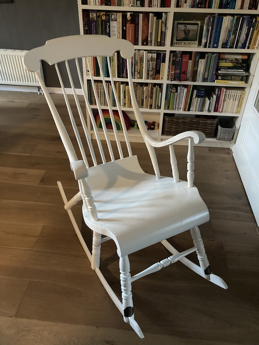 Fauteuil à bascule suédois