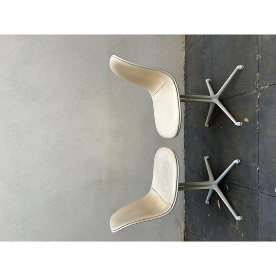 Image 1 of Paire de chaises La Fonda en fibre de verre et simili-cuir de Charles et Ray Eames pour Herman Miller, 1960