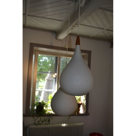 Image 1 of Suspension vintage à deux bras en verre opale par Uno et Östen Kristiansson pour Luxus, Suède 1960
