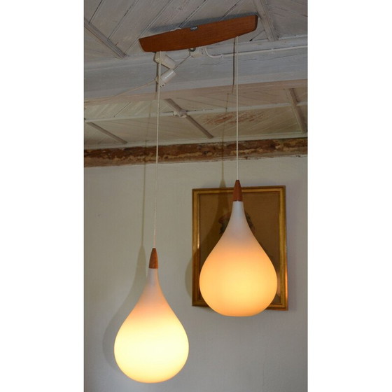 Image 1 of Suspension vintage à deux bras en verre opale par Uno et Östen Kristiansson pour Luxus, Suède 1960