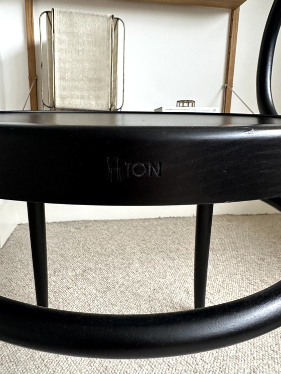 Image 1 of Chaise Ton noire (8 disponibles)