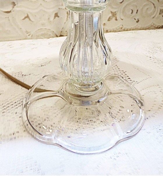 Image 1 of Lampe Ancienne En Verre Avec Abat-Jour Fleuri- Campagne Chic