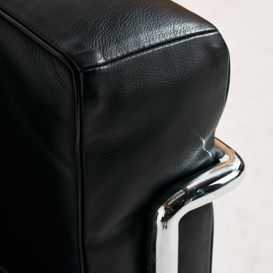 Image 1 of Fauteuil Lc2 par Le Corbusier, Pierre Jeanneret et Charlotte Perriand pour Cassina