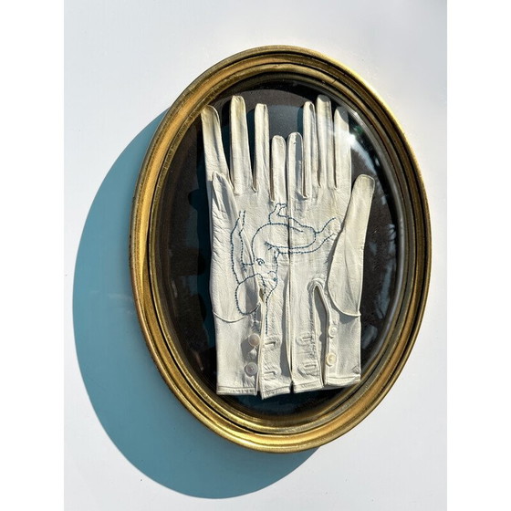 Image 1 of Tableau vintage "broderie sur gants de cuir" cadre ovale en bois doré par Sophie Lechat