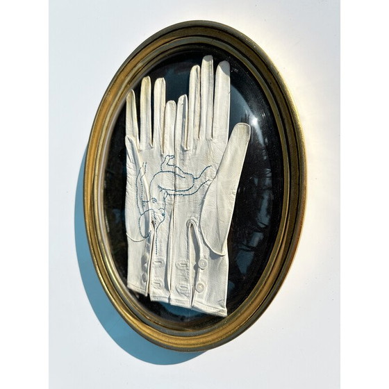 Image 1 of Tableau vintage "broderie sur gants de cuir" cadre ovale en bois doré par Sophie Lechat