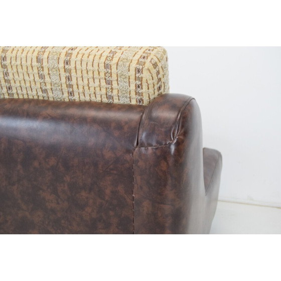 Image 1 of Fauteuil à roulettes en simili-cuir du milieu du siècle, Tchécoslovaquie 1970