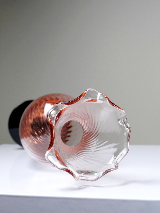 Image 1 of Petit Vase En Verre Rosalin Et Opaline Noire Empoli Stelvia Années 50 Italie