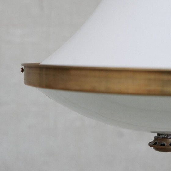 Lampe suspendue vintage en verre opalin bicolore et laiton, Hollande 1940 – Suspensions, Brass, Glass (photo 6 of 9)