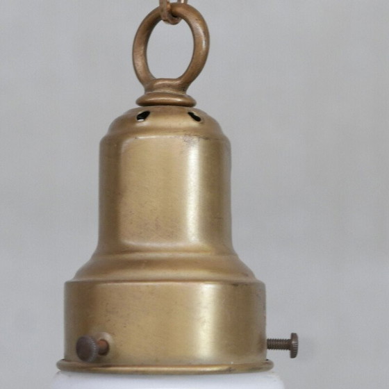 Lampe suspendue vintage en verre opalin bicolore et laiton, Hollande 1940 – Suspensions, Brass, Glass (photo 7 of 9)